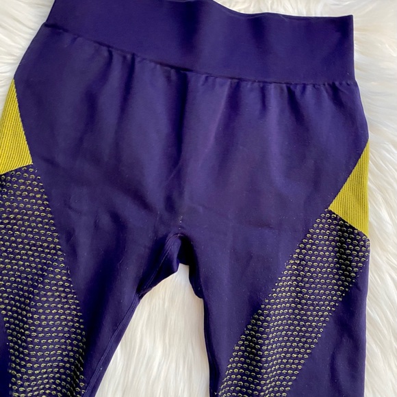 *sold*Rare Demi Lovato Fabletics Leggings - Picture 6 of 9